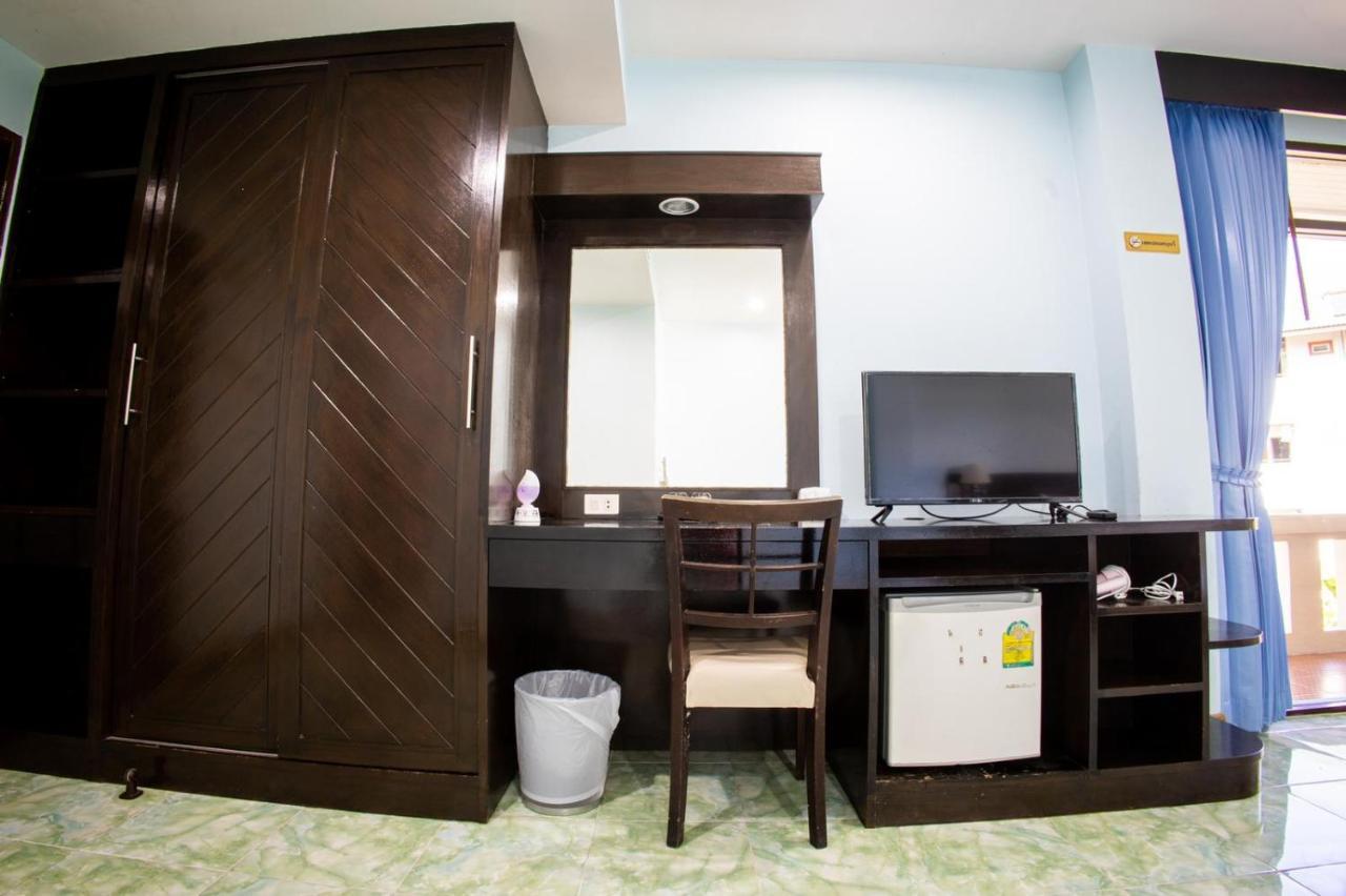 Hotel Riviera Patong Extérieur photo