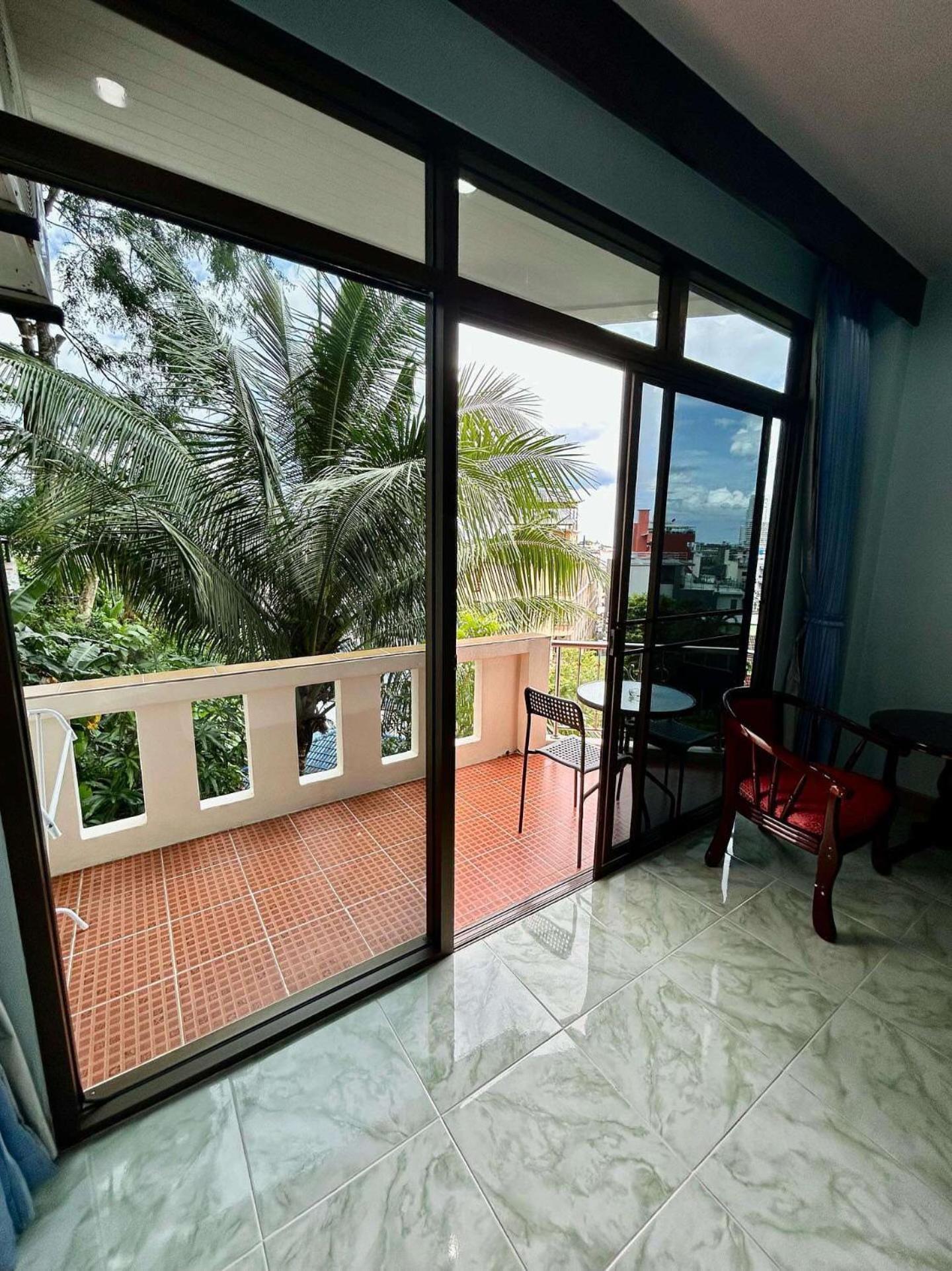 Hotel Riviera Patong Extérieur photo
